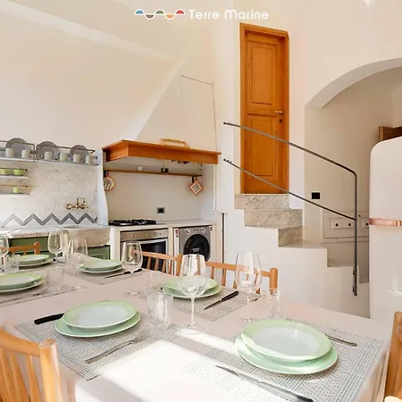 Maison Monterosso, Terremarine Monterosso al Mare